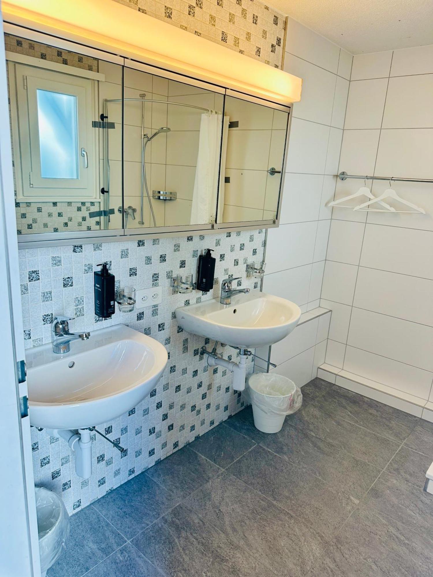 Hotel Rebstock Meiringen Luaran gambar