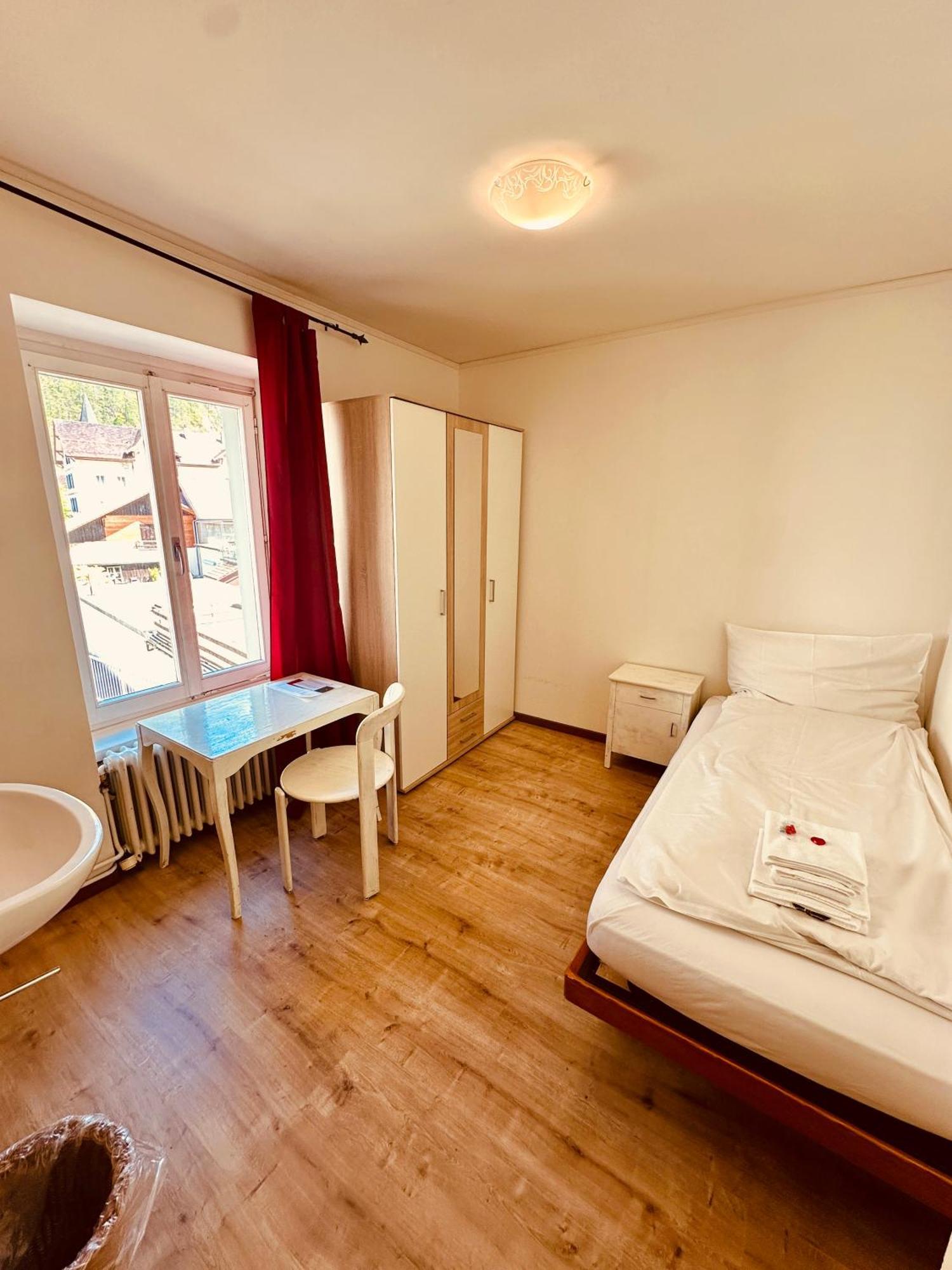 Hotel Rebstock Meiringen Luaran gambar